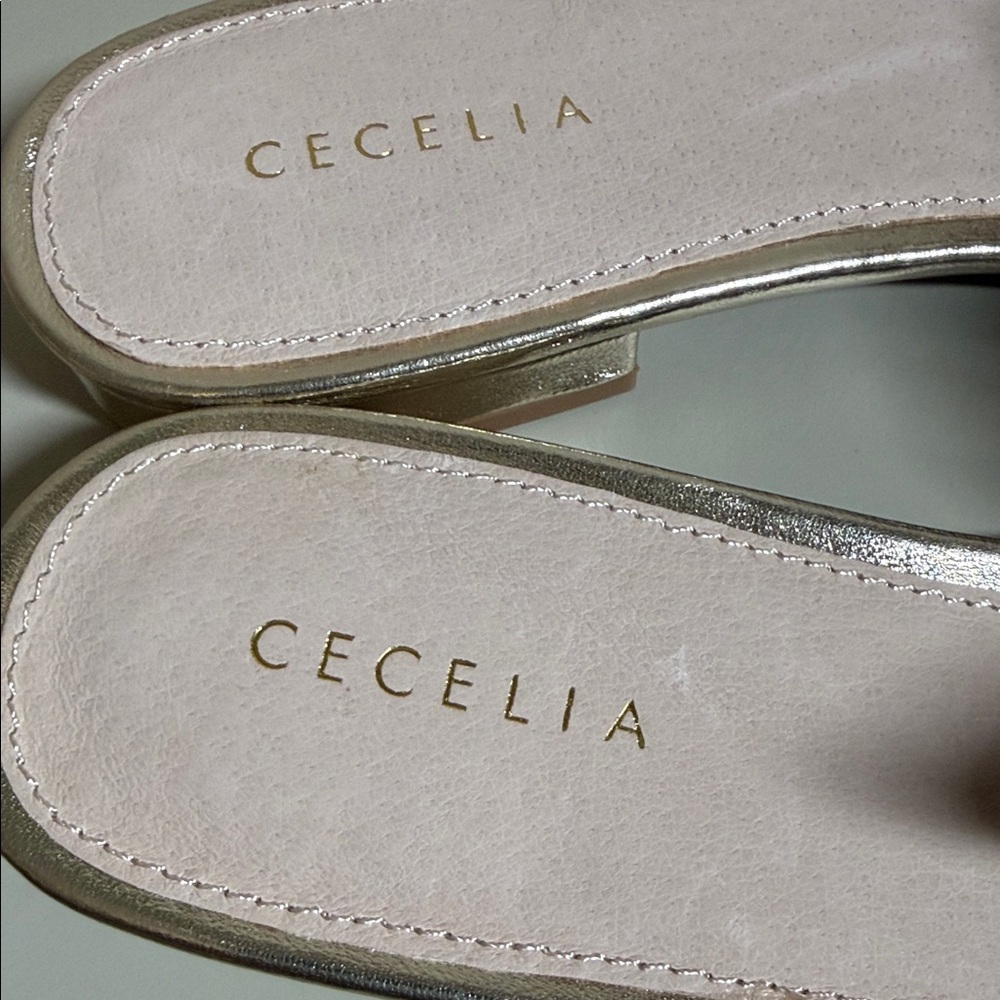 Cecelia New York Lila Gold Metallic Leather Flower Ornament Slides SZ 9.5 New - Picture 4 of 8